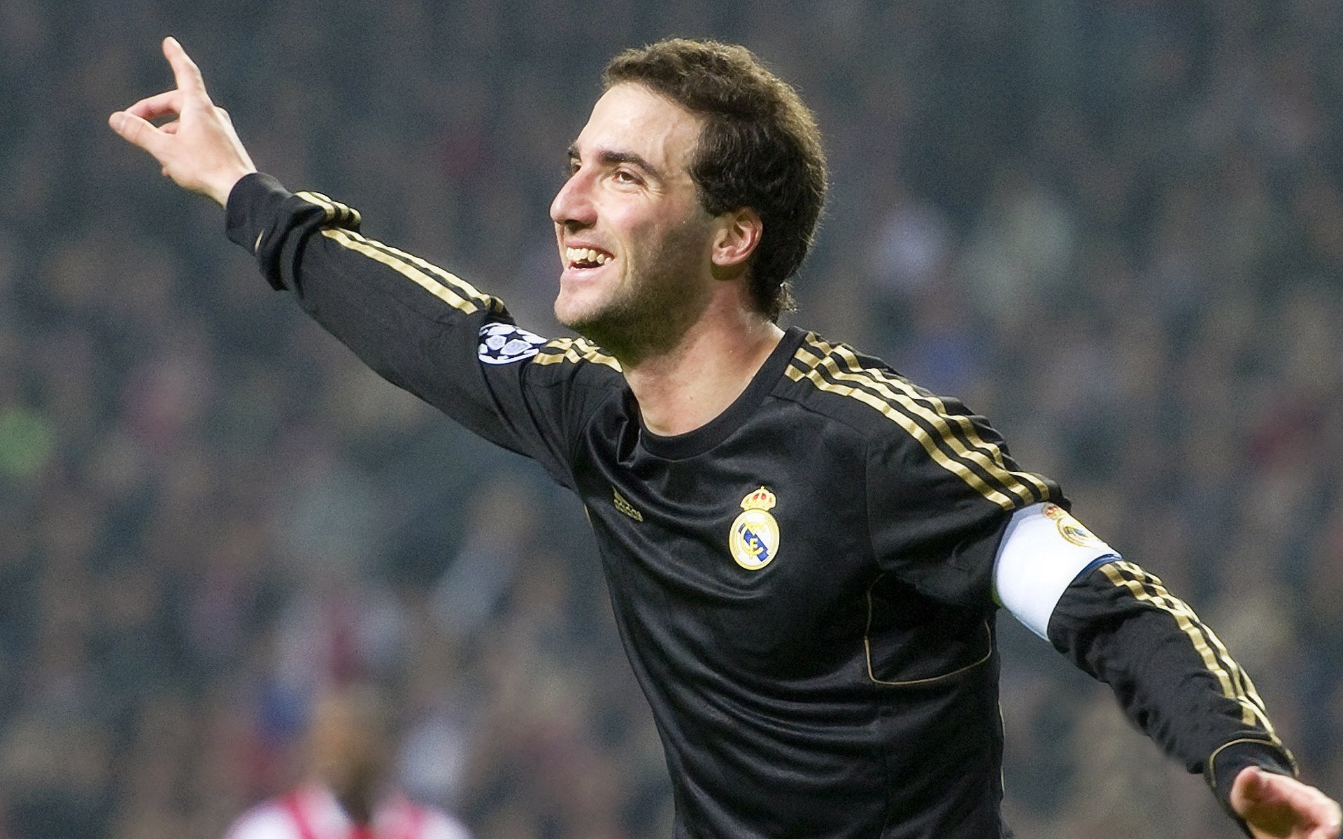 “法甲实力悬殊，场面火爆引人关注”，法甲强队实力分析