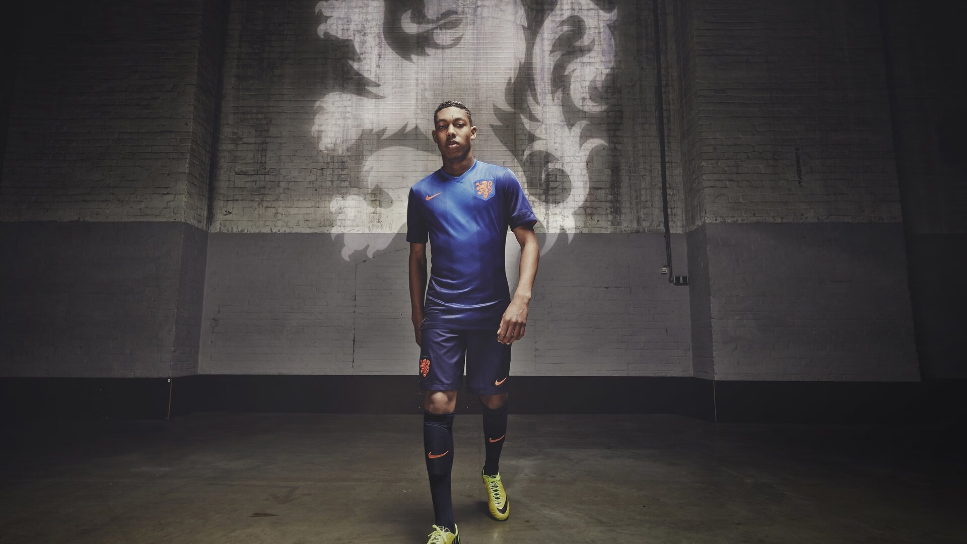 比利时马术队在2024年欧洲三项赛锦标赛中以“Team Spirit”马匹获得团体银牌，展现强大实力。